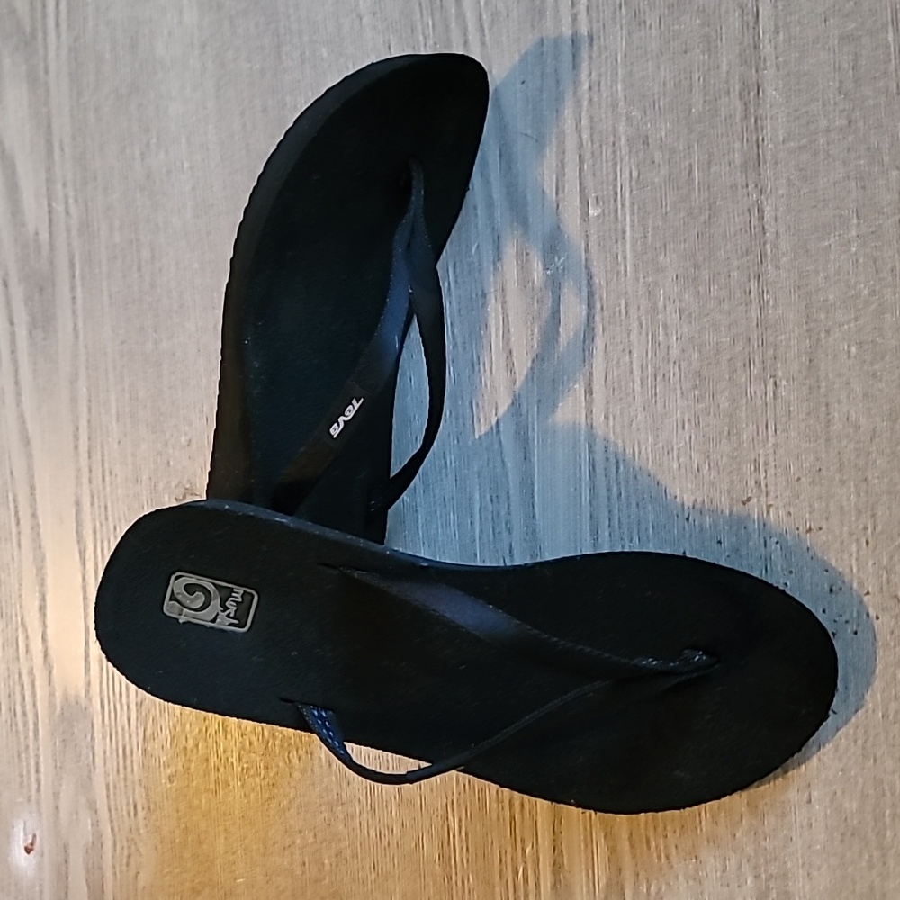 Teva Mush Wedge Flip Flop & Puma Fluff Flip Flop Size 10 - Picture 2 of 8